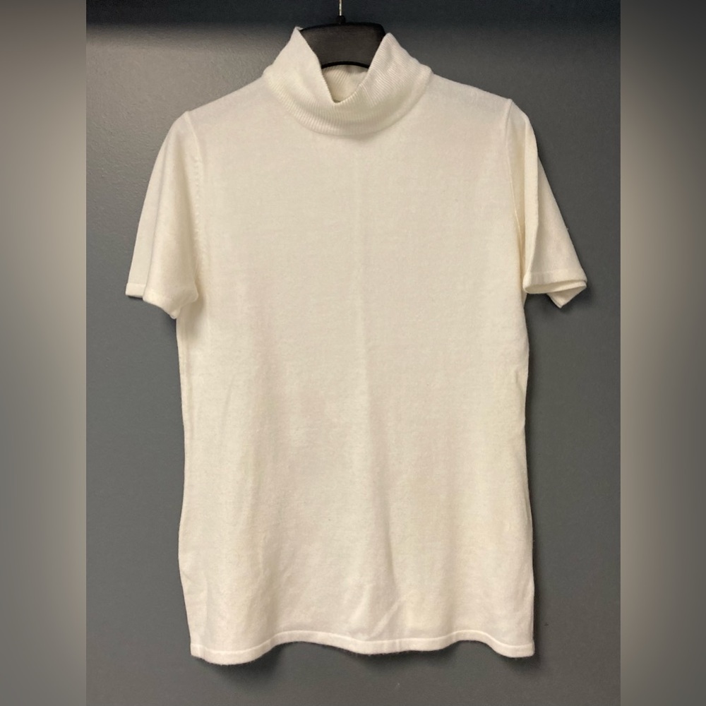 💛TODAY***$15***Susan Graver ecru mock-turtleneck short sleeved top.